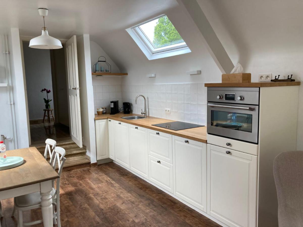 Rustig Appartement In Het Groen Met Terras Kontich Bagian luar foto